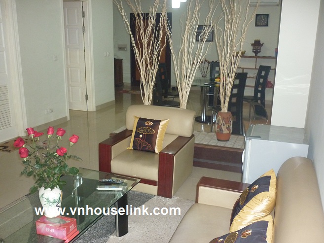 A nice apartment in E1 Tower Ciputra, Hanoi for rent. 1