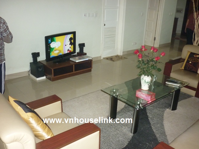 A nice apartment in E1 Tower Ciputra, Hanoi for rent. 1