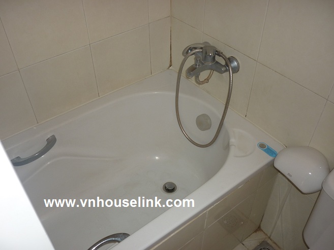 A nice apartment in E1 Tower Ciputra, Hanoi for rent. 1