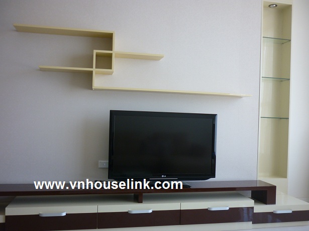 Apartment on the middle floor of Tower B, Keangnam, Tu Liem for rent 1