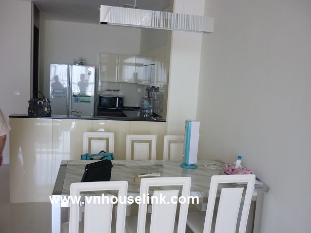 Apartment on the middle floor of Tower B, Keangnam, Tu Liem for rent 1