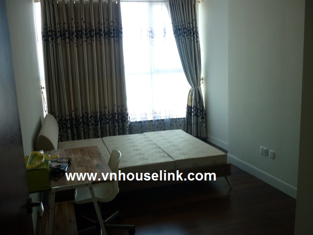 Apartment on the middle floor of Tower B, Keangnam, Tu Liem for rent 1