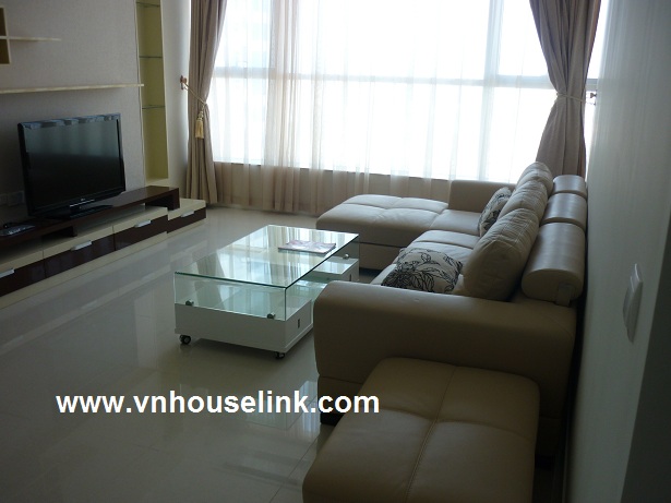 Apartment on the middle floor of Tower B, Keangnam, Tu Liem for rent 1