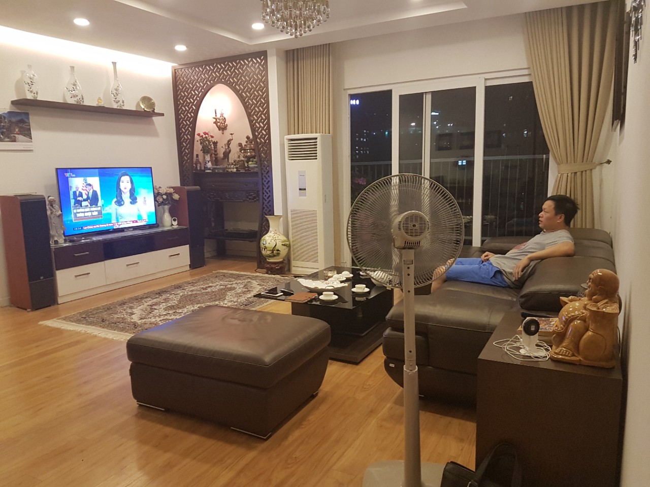 Apartment with 3 bedrooms for rent in Golden Palace 1