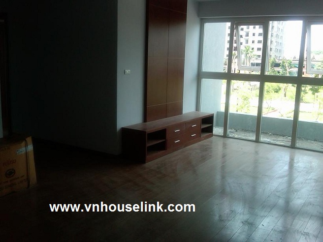 Apartment with 3 bedrooms in Trung Van Urban Area 1