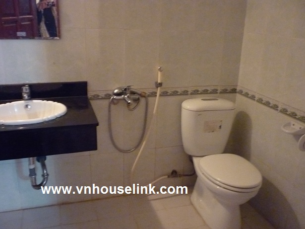 A wonderful apartment in 34T, Trung Hoa Nhan Chinh area, Hoang Dao Thuy street for rent 1