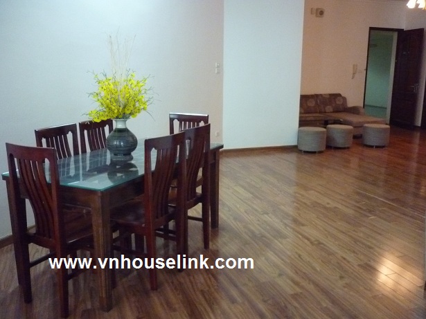 A wonderful apartment in 34T, Trung Hoa Nhan Chinh area, Hoang Dao Thuy street for rent 1
