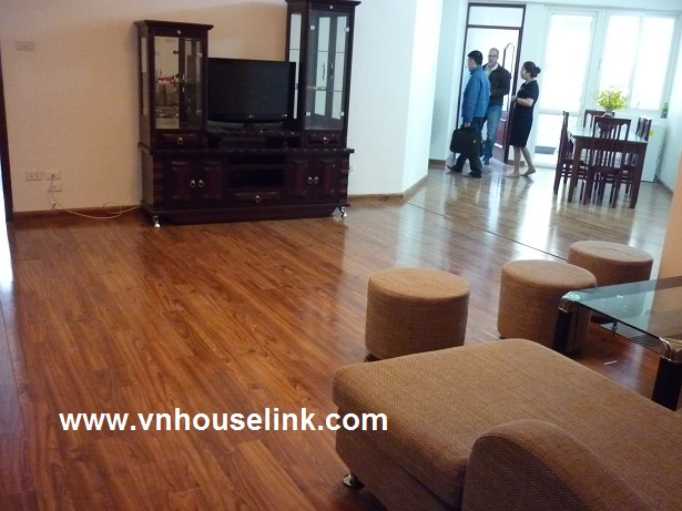A wonderful apartment in 34T, Trung Hoa Nhan Chinh area, Hoang Dao Thuy street for rent 1