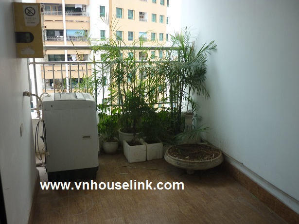 A wonderful apartment in 34T, Trung Hoa Nhan Chinh area, Hoang Dao Thuy street for rent 1