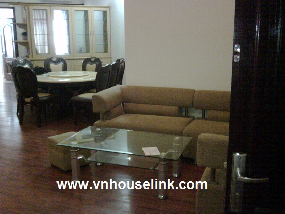 Beautiful apartment in 17T2 Trung Hoa Nhân Chinh for rent 1