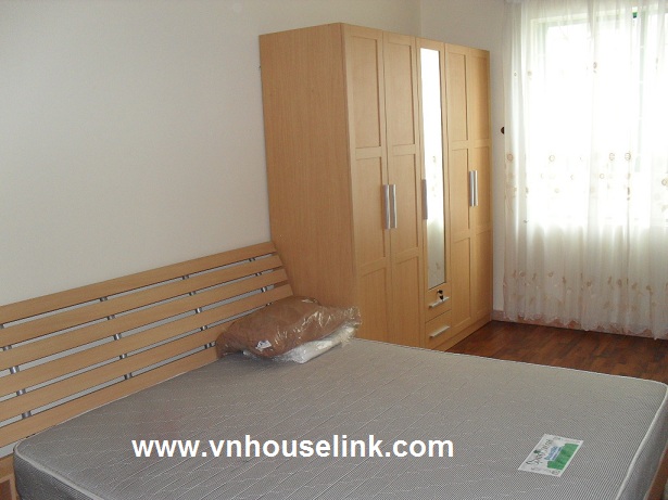 Beautiful apartment in 17T5 Trung Hoa Nhân Chinh for rent 1