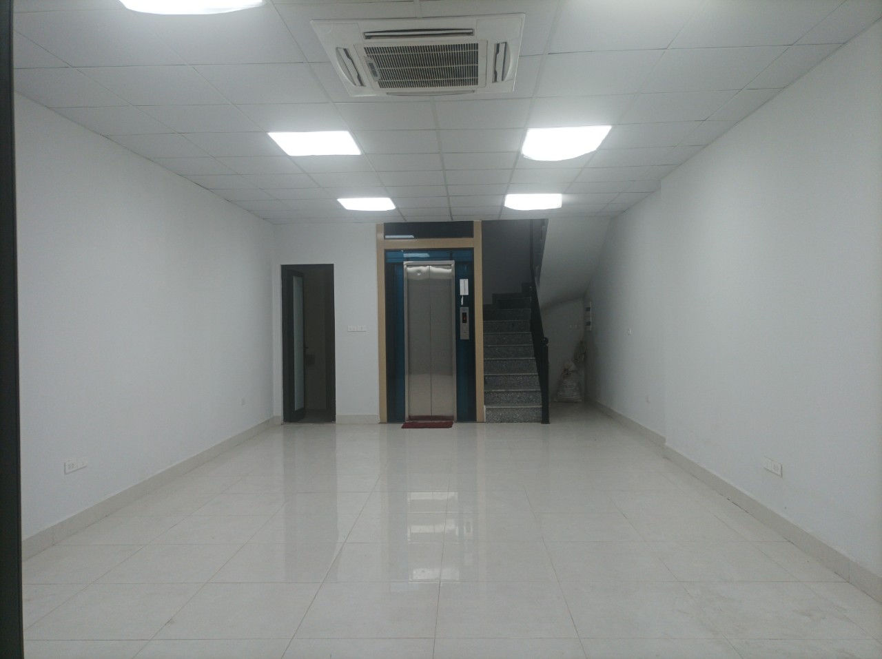 House for rent in 155 Alley Nguyen Khang 1