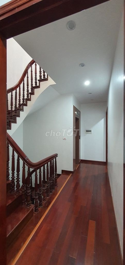 Villas for rent in C37 To Huu fully furniture 1