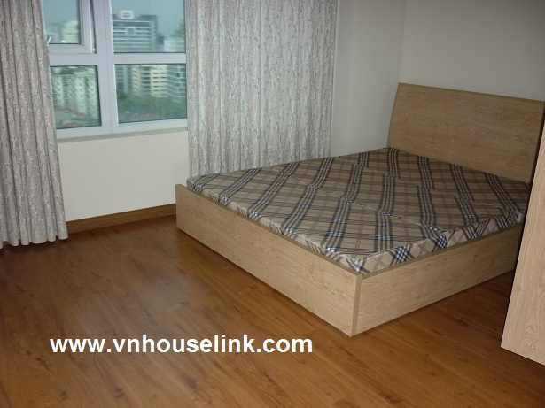 Nice and cheap apartment for rent in Hanoi, Cau Giay 1
