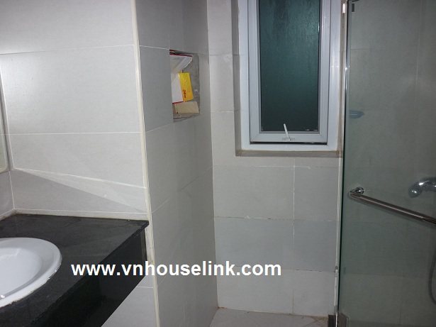 Nice and cheap apartment for rent in Hanoi, Cau Giay 1