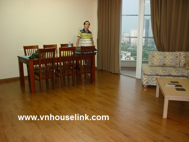 Nice and cheap apartment for rent in Hanoi, Cau Giay 1