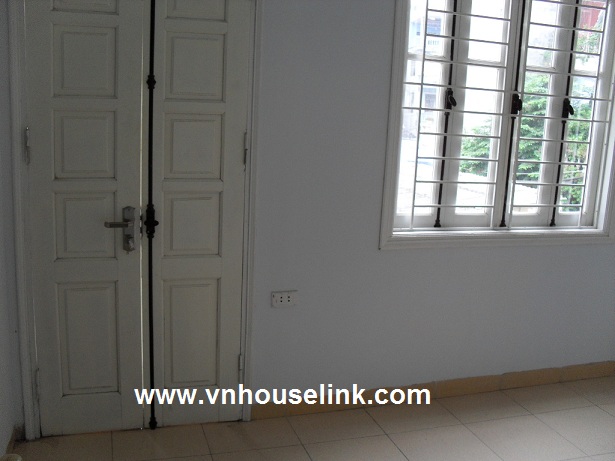 Unfurnished apartment for rent in My Dinh- Song Da 1