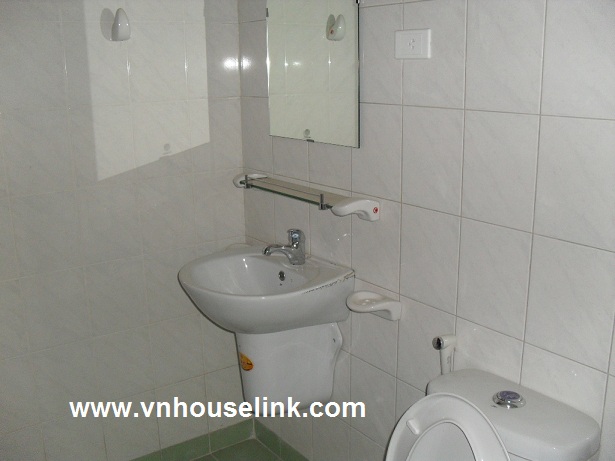 Unfurnished apartment for rent in My Dinh- Song Da 1