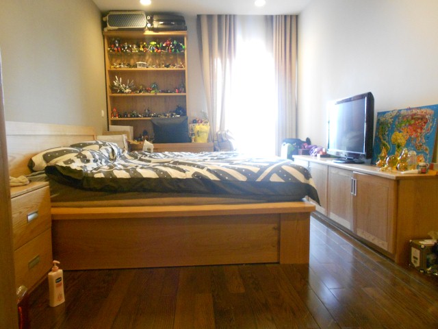 Dolphin Plaza apartment for rent with 3 bedrooms, fully furnished, area 140m2 1
