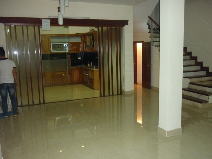 Nice Villas for rent in Me Tri Ha Nam Tu Liem fully furnished 1